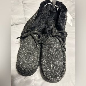 NWT sz XL 9-10 Sonoma hard soled slippers black